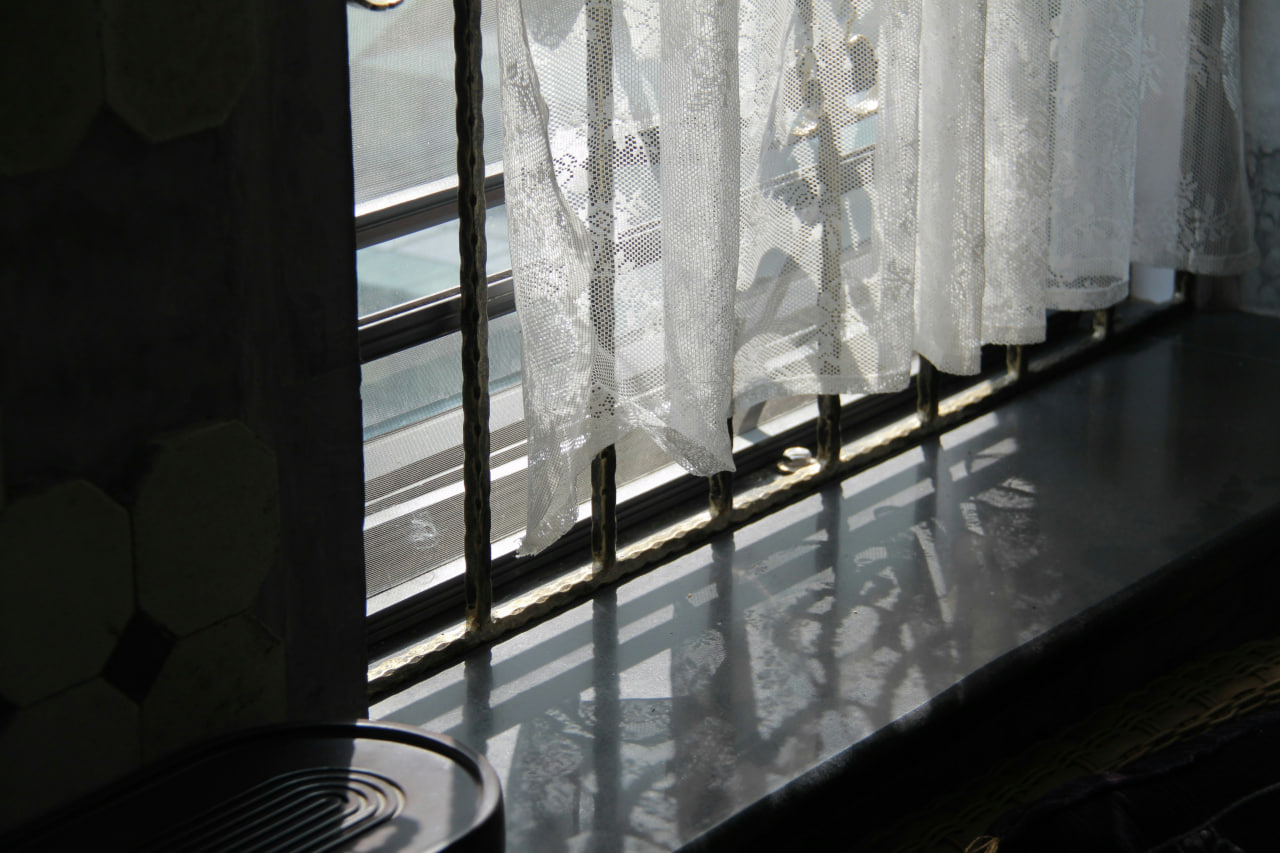 Windowsills - Image 2
